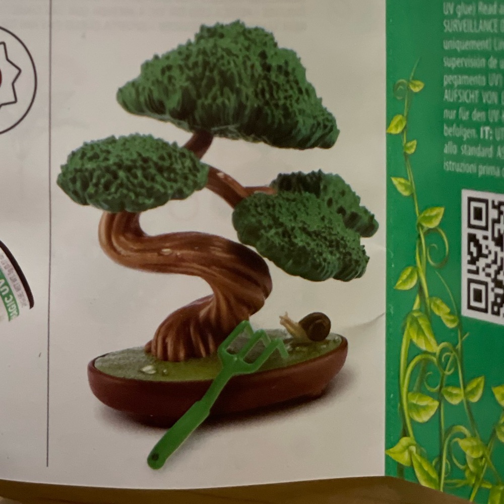 Mini Brands Create Garden